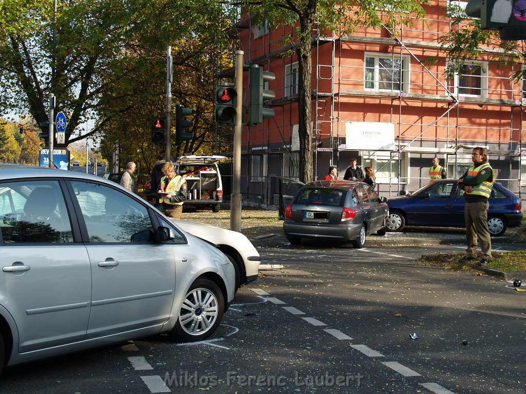 VU 4 PKW Koeln Innere Kanalstr Subbelratherstr  P18.JPG